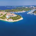 1 Bedroom Lovely Apartment In Pula