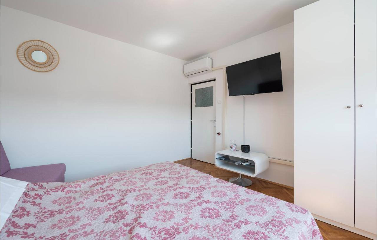 1 Bedroom Lovely In