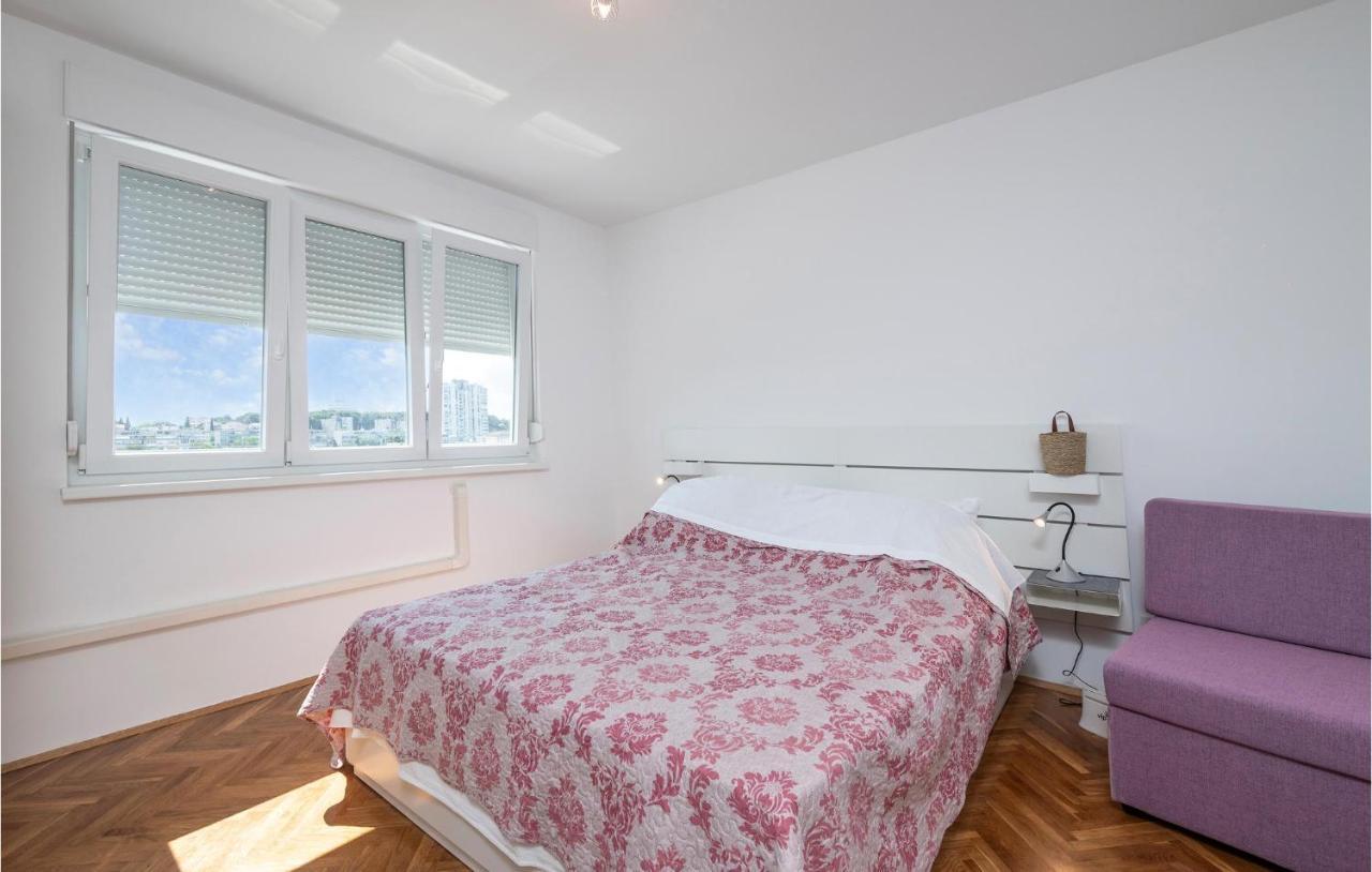 1 Bedroom Lovely In Apartman Pula
