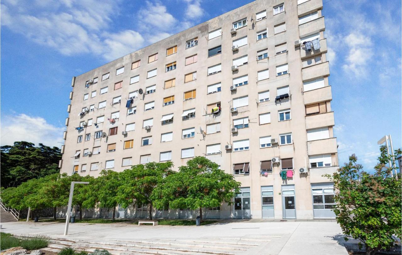 Apartman 1 Bedroom Lovely In