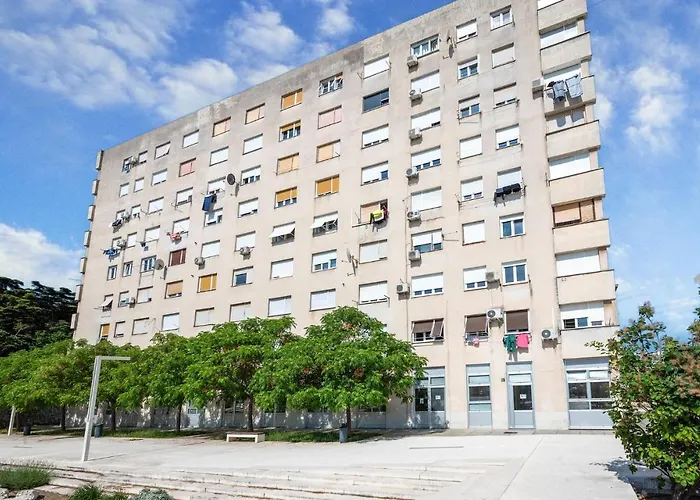 1 Bedroom Lovely Apartment In Pula